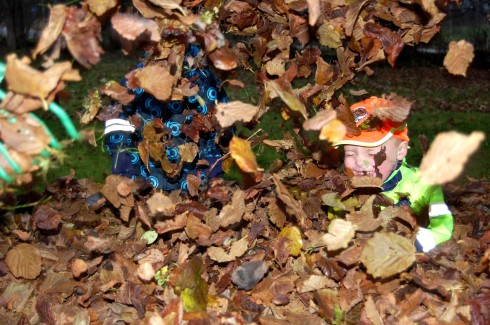 Fille och Vike i lövet